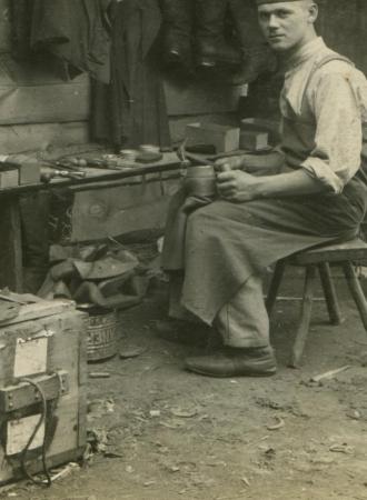 POCZTÓWKI Z KIELC – RZECZY Z HISTORIĄ: „Takie buty”.