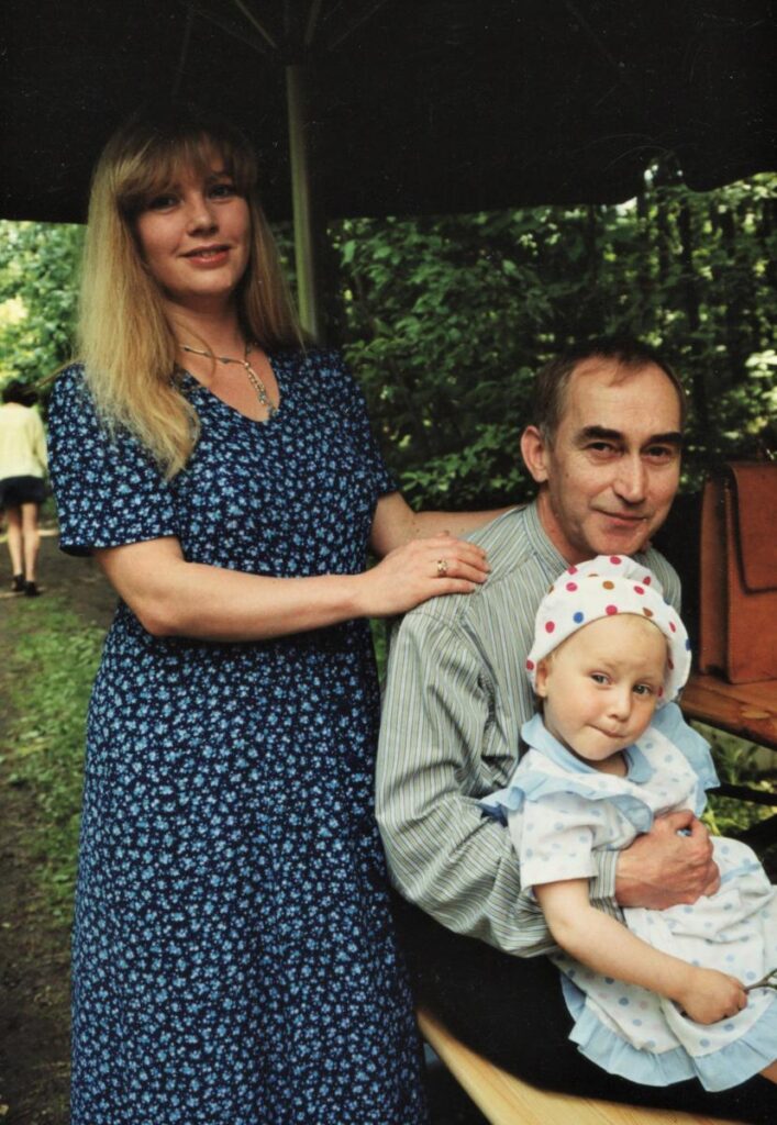 bronek opalo z zona i corka