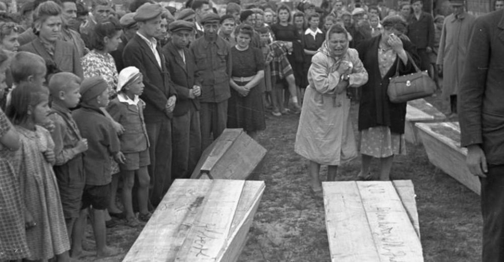 Rocznica pogromu kieleckiego – 79 lat od tragedii 08071946 pogrzeb ofiar pogromu cmentarz zydowski w kielcach