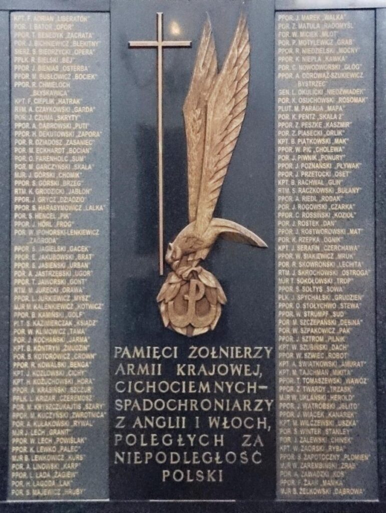 Narodowy Dzień Pamięci Żołnierzy Armii Krajowej - 14 lutego 5 tablica poswiecona 108 poleglym cichociemnym w lewej nawie kosciola sw jacka przy ul freta w