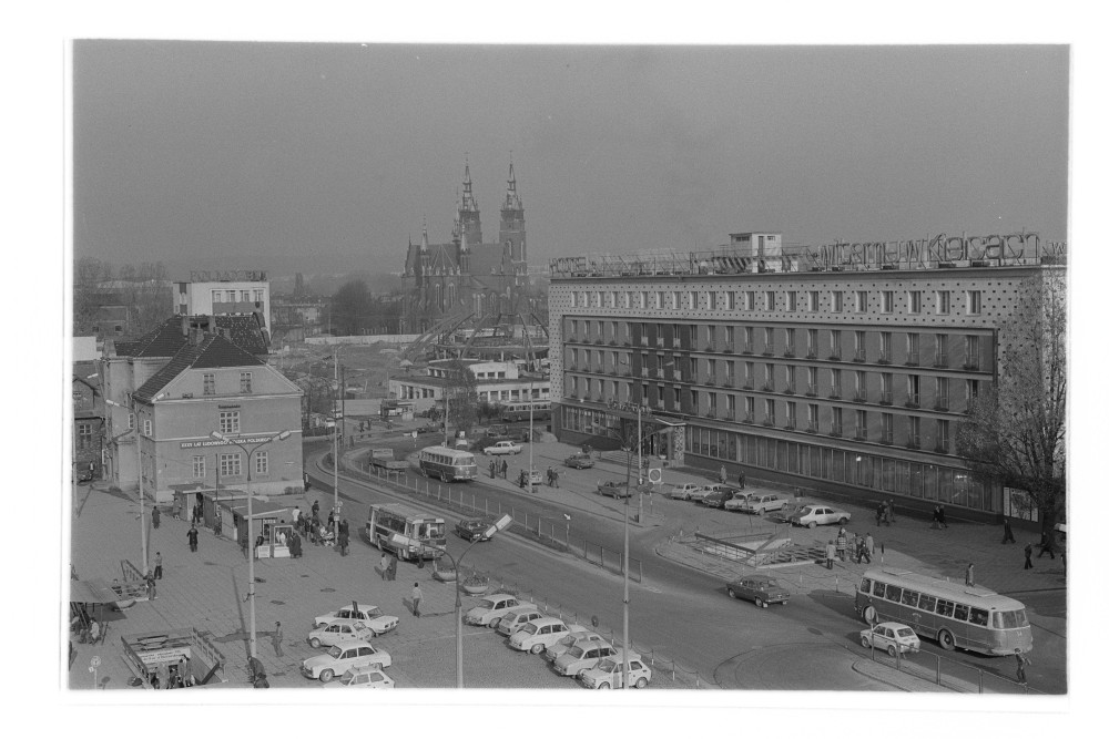 Pocztówki z Kielc - Ryszard Jakubowski hotel centralny i dworzec pks