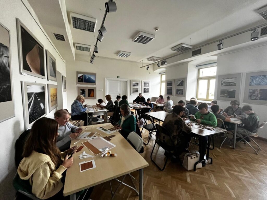 Ponad czasem i pokoleniami – pierwszy semestr wspólnych spotkań img 5203