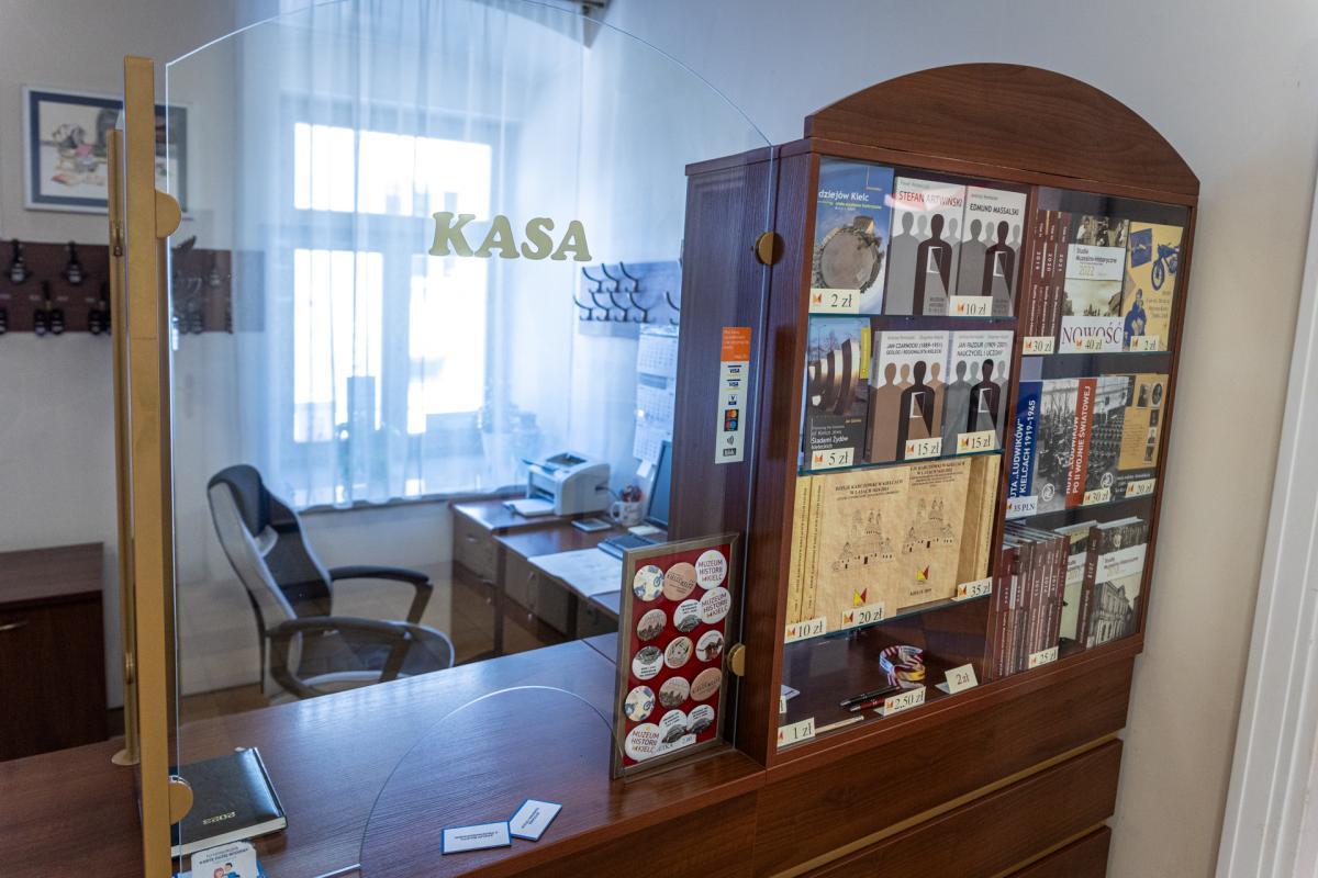 Niebieska Strefa Zwiedzanie ekspozycji z materiałami informacyjnymi
