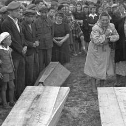 PAMIĘĆ POKOLEŃ - 80. ROCZNICA POGROMU KIELECKIEGO 08071946 pogrzeb ofiar pogromu cmentarz zydowski w kielcach