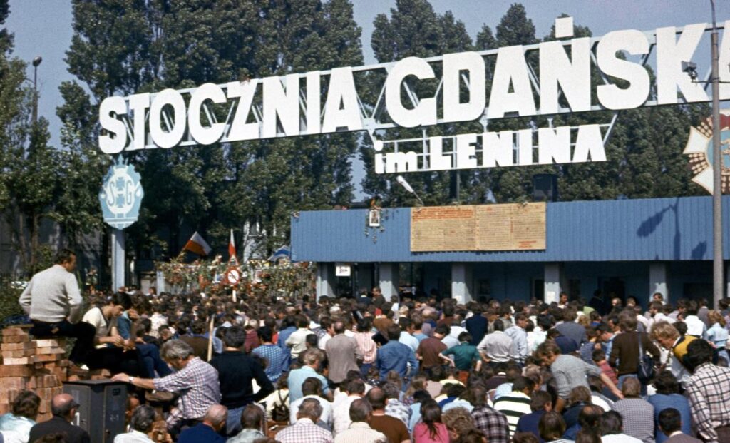 46. rocznica podpisania porozumień sierpniowych 2 okolice bramy nr 2 stoczni gdanskiej im lenina podczas strajku w sierpniu 1980 fot d sobieski